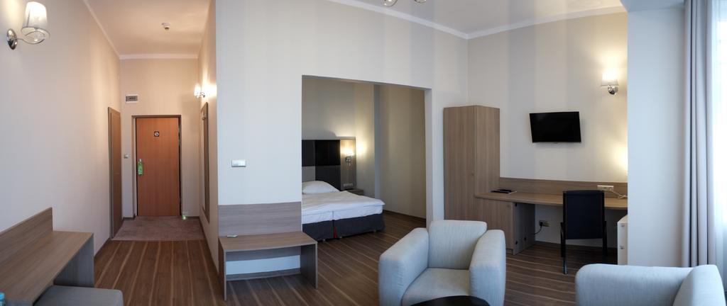Hotel Srodmiejski Зелена Гура Номер фото