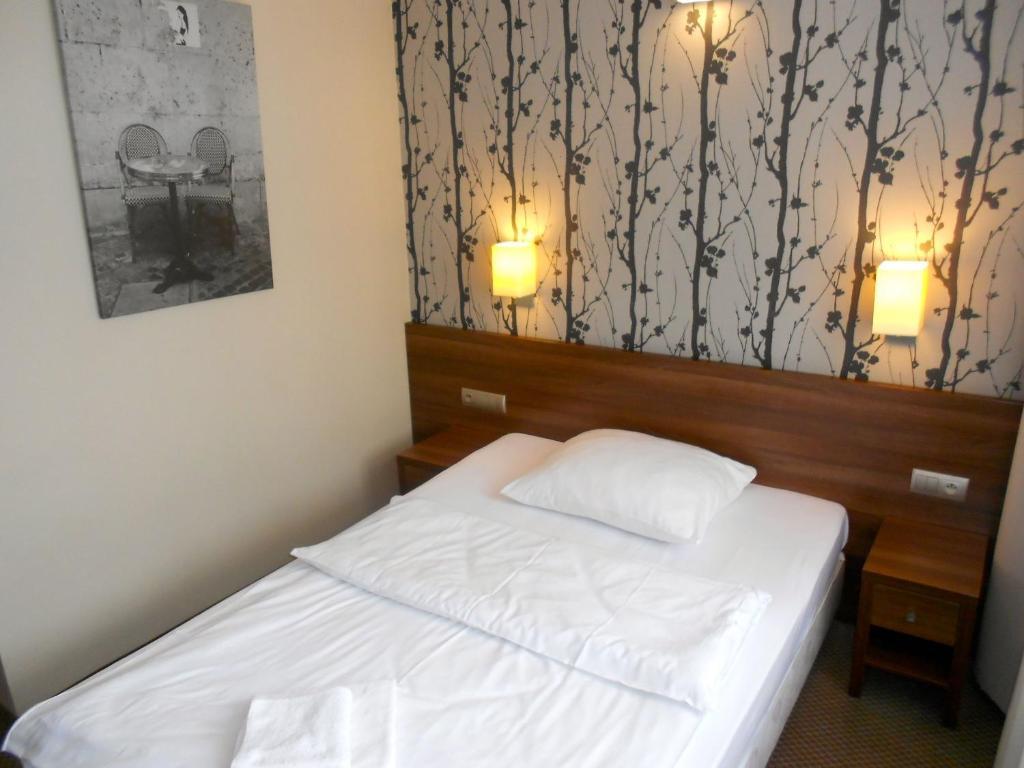 Hotel Srodmiejski Зелена Гура Номер фото