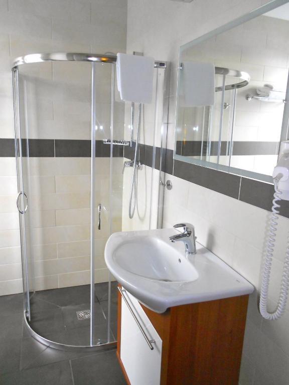 Hotel Srodmiejski Зелена Гура Номер фото