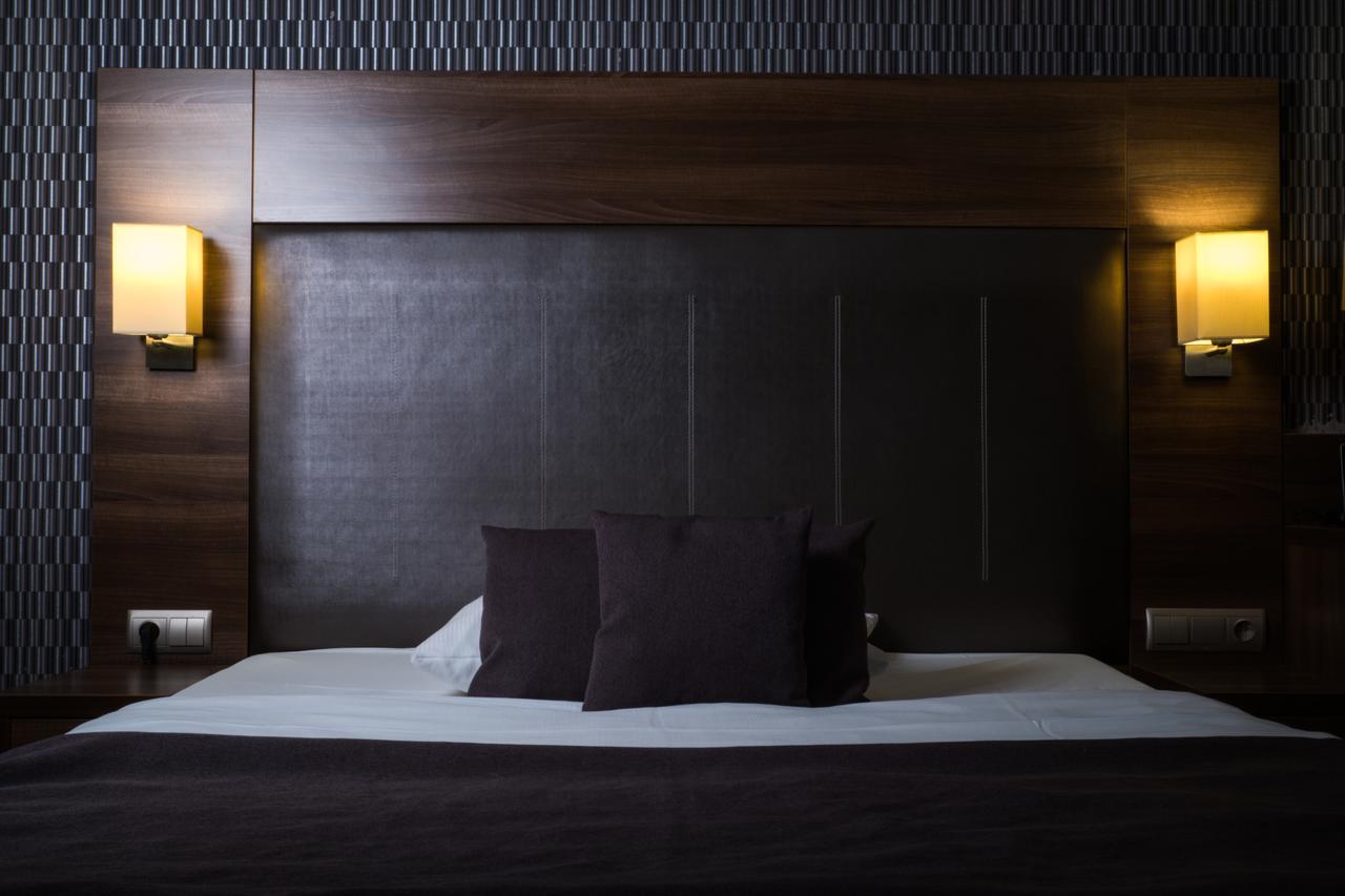 Hotel Srodmiejski Зелена Гура Екстер'єр фото