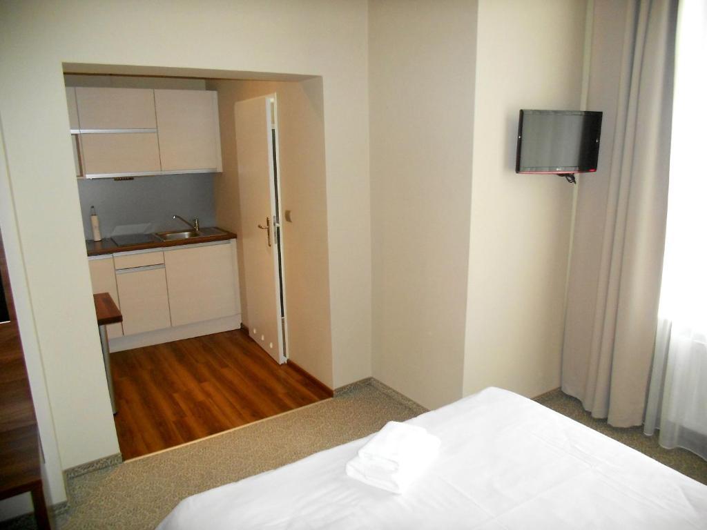 Hotel Srodmiejski Зелена Гура Номер фото