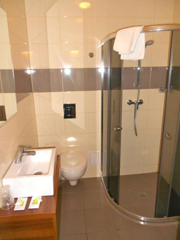 Hotel Srodmiejski Зелена Гура Номер фото